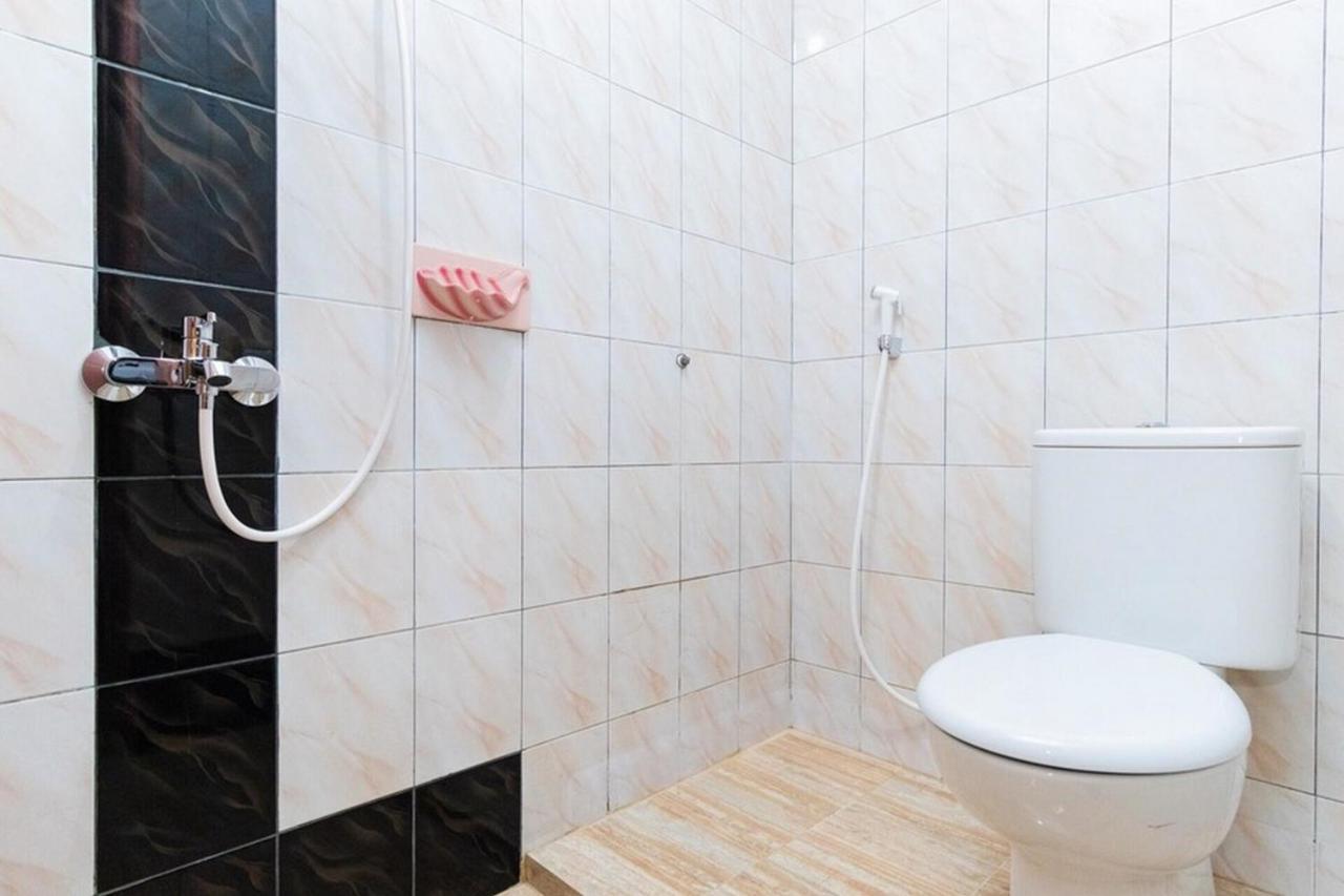 Reddoorz Plus @ Jalan Gatot Subroto Medan Sunggal Экстерьер фото