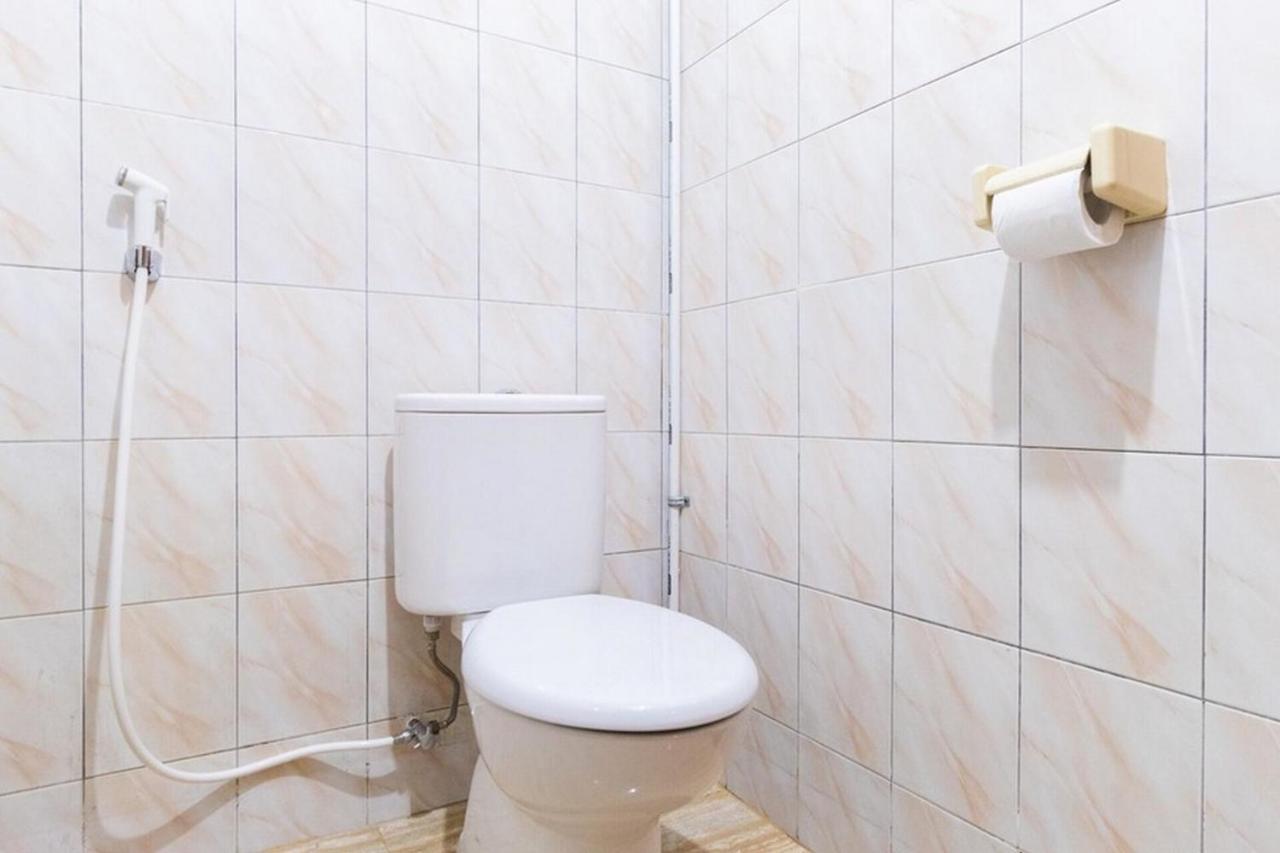 Reddoorz Plus @ Jalan Gatot Subroto Medan Sunggal Экстерьер фото