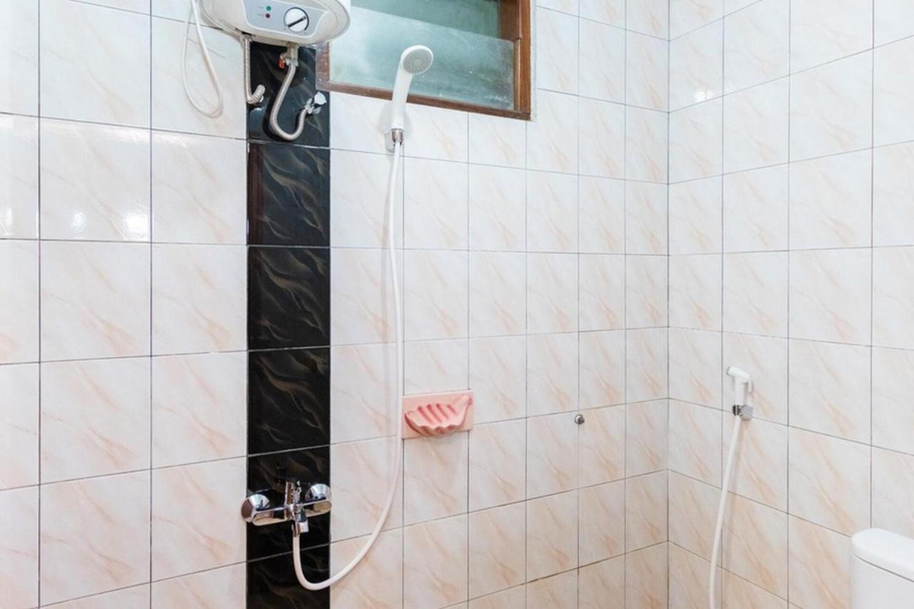 Reddoorz Plus @ Jalan Gatot Subroto Medan Sunggal Экстерьер фото